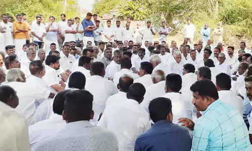 திருமண நகைகள் கொள்ளை போனதால் பாதிக்கப்பட்ட குடும்பத்துக்கு நிதியுதவி- கிராம மக்கள் கூட்டத்தில் முடிவு