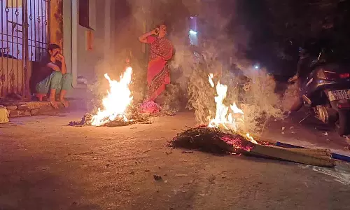 புதுவையில் போகி பண்டிகை கொண்டாட்டம்