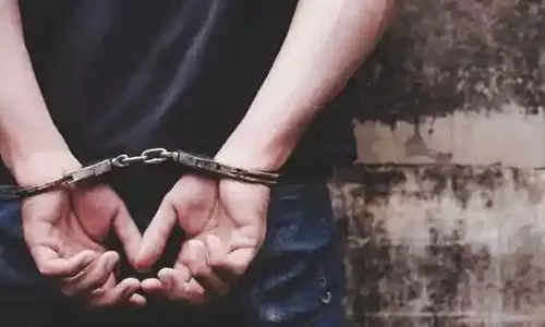 வழிப்பறியில் ஈடுபட முயன்ற வாலிபர் கைது