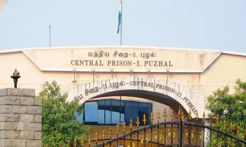 புழல் ஜெயிலில் போலீசார் அதிரடி சோதனை