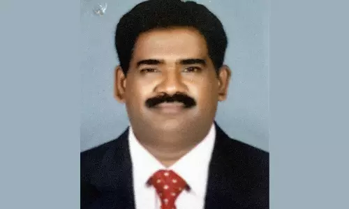 54 வயதில் 39 முதுகலை பட்டம் பெற்ற சென்னை பேராசிரியர்