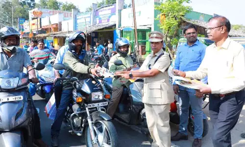 உடுமலையில் சாலை பாதுகாப்பு விழிப்புணர்வு ஊர்வலம்