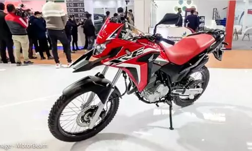 எக்ஸ்போவில் காட்சிப்படுத்தப்பட்ட ஹோண்டா அட்வென்ச்சர் பைக்