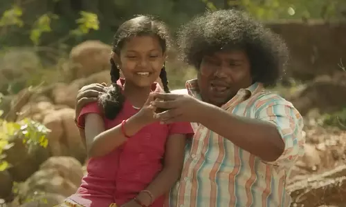 புதிய போஸ்டரை வெளியிட்ட பொம்மை நாயகி படக்குழு