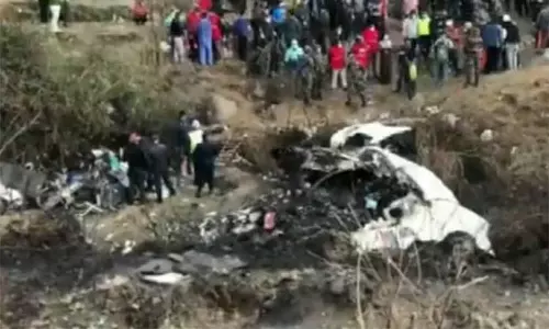 நேபாள விமான விபத்தில் 5 இந்தியர்கள் பலி- நான்கு பேர் பாராகிளைடிங் சாகசம் செய்ய சென்றதாக தகவல்