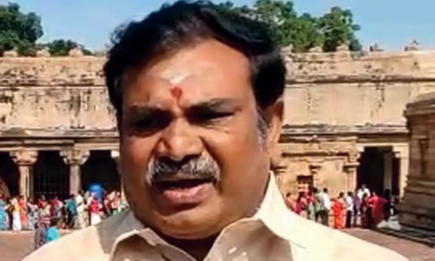 கஜ பூஜை செய்வதற்கு தஞ்சை பெரிய கோவிலுக்கு யானை வழங்க வேண்டும்