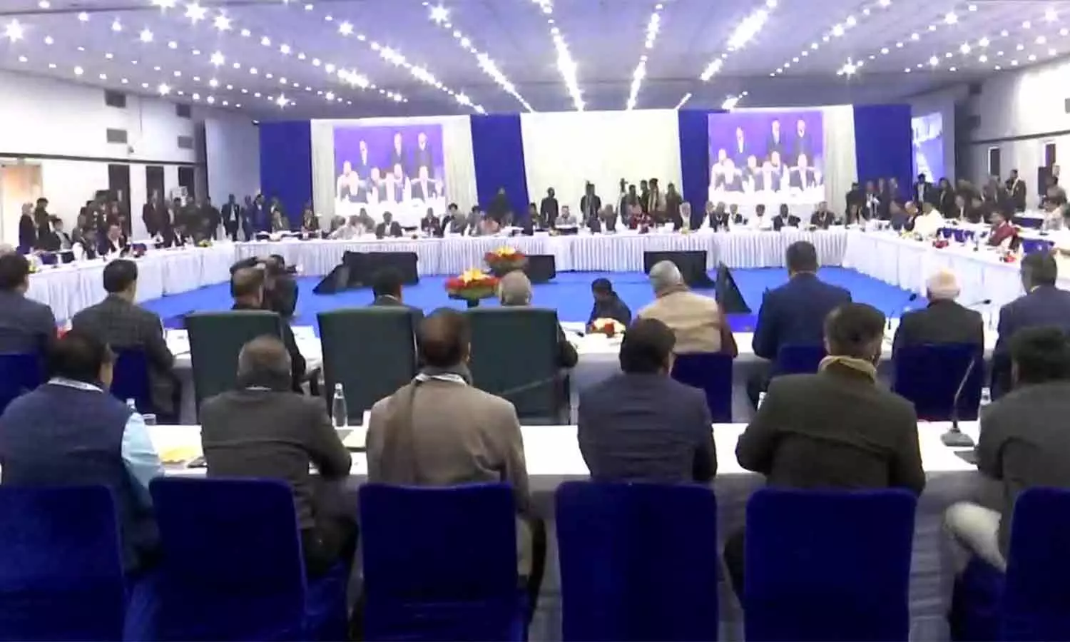 ரிமோட் வாக்குப்பதிவு இயந்திரத்தை காட்சிப்படுத்திய தேர்தல் ஆணையம்- எதிர்க்கட்சிகள் எதிர்ப்பு ரிமோட் வாக்குப்பதிவு இயந்திரத்தை காட்சிப்படுத்திய தேர்தல் ஆணையம்- எதிர்க்கட்சிகள் எதிர்ப்பு