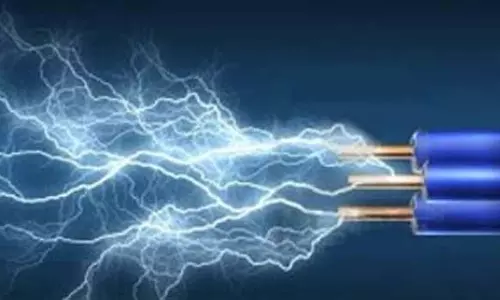 தாம்பரம் அருகே மின்சாரம் தாக்கி 3 பெண்கள் படுகாயம்