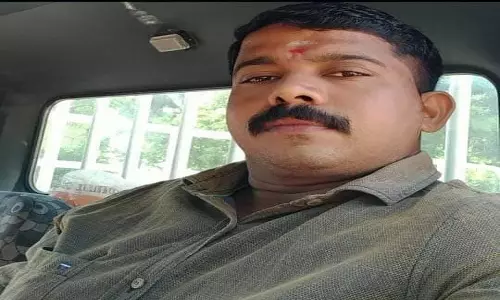 ஆரல்வாய்மொழி அருகே மோட்டார் சைக்கிள் மீது லாரி மோதல்