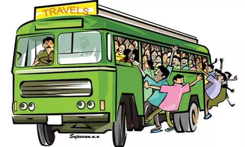 பஸ் படிக்கட்டில் பயணம் செய்த மின்வாரிய ஊழியர் பலி