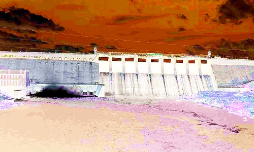 பவானிசாகர் அணையின் நீர்மட்டம் தொடர்ந்து குறைந்து வருகிறது.