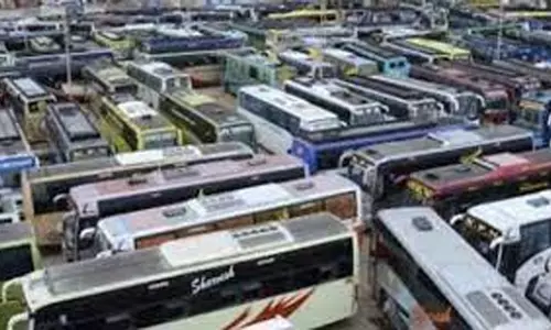 ஆம்னி பஸ்களில் சோதனை ; ரூ.1.25 லட்சம் பறிமுதல்