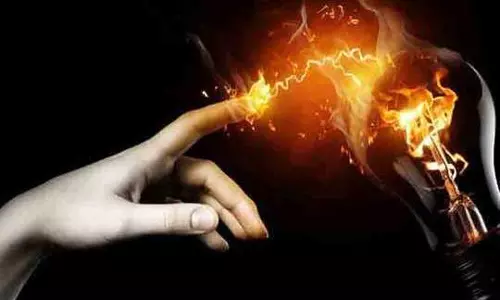 மின்சாரம் தாக்கி மேற்பார்வையாளர் பலி