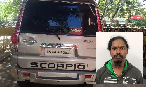 பயங்கர ஆயுதங்களுடன் நாமக்கல் கூலிப்படை தலைவன் கைது- மடக்கிப்பிடித்த போலீசார்