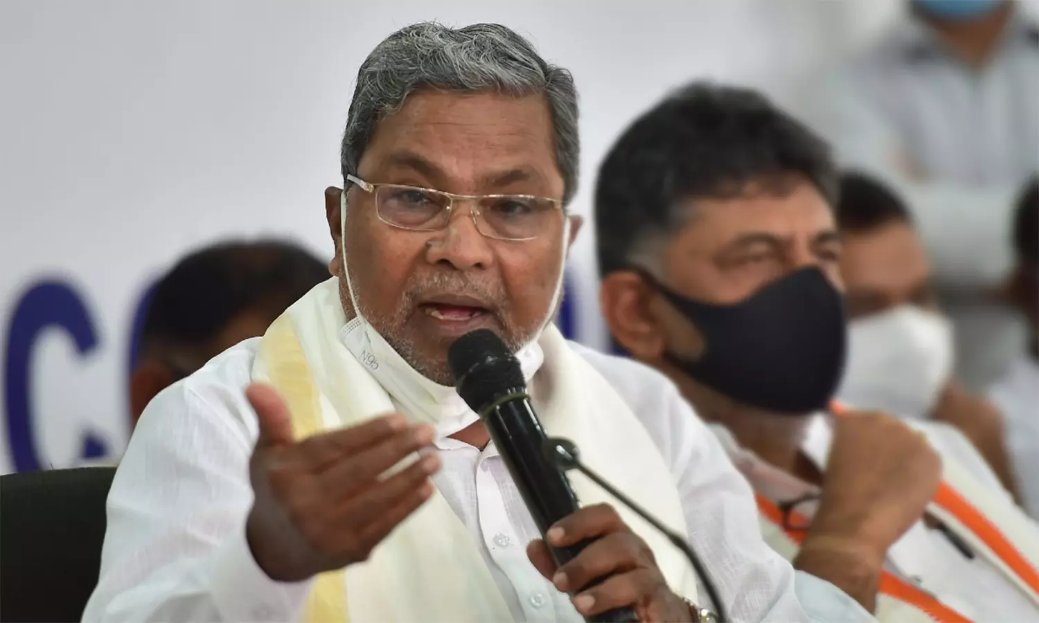 பா.ஜனதா ஆட்சியில் பெண்களுக்கென எந்த திட்டமும் செயல்படுத்தவில்லை: சித்தராமையா பா.ஜனதா ஆட்சியில் பெண்களுக்கென எந்த திட்டமும் செயல்படுத்தவில்லை: சித்தராமையா