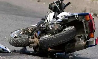 மோட்டார் சைக்கிள் விபத்தில் வாலிபர்  பலி