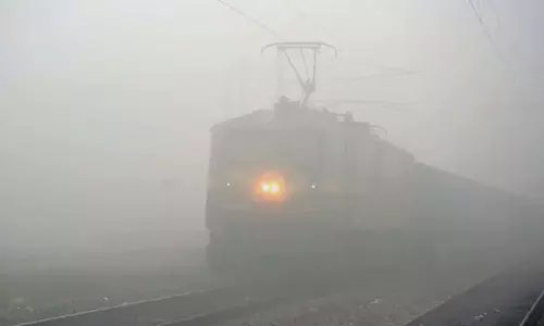 வடமாநிலங்களில் கடும் குளிர்- டெல்லி செல்லும் ரெயில்கள் தாமதம்