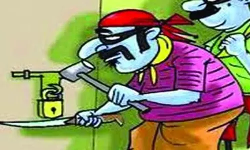 3 கடைகளின் கொள்ளை