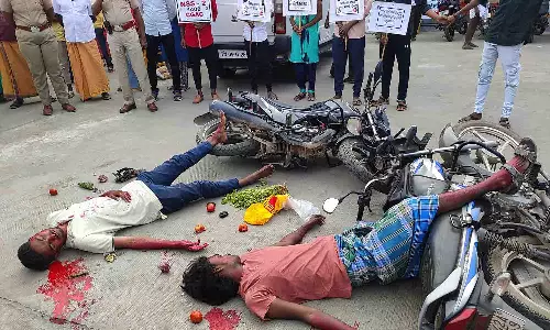 வாகனம் ஓட்டினால் ஏற்படும் விபத்துக்கள் குறித்து விழிப்புணர்வு நிகழ்ச்சி