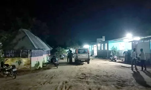 உணவகத்தில் மது அருந்த அனுமதித்ததாக உரிமையாளர்கள் 2 பேர் மீது வழக்கு