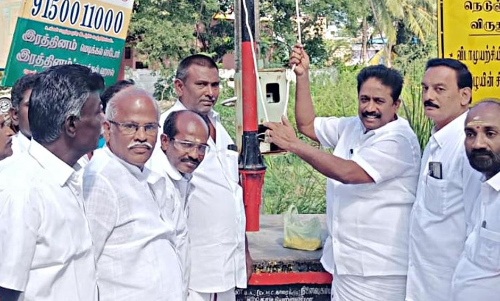 தங்கபாண்டியன் எம்.எல்.ஏ. கொடியேற்றினார்