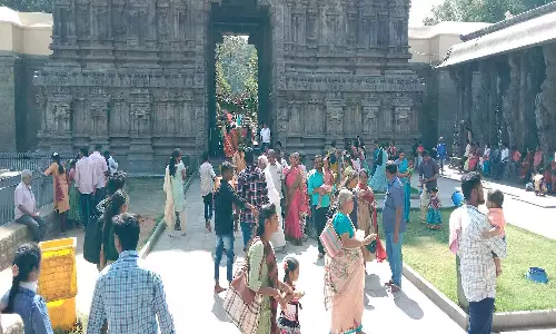 வேலூர் பொழுது போக்கு மையங்களில் குவிந்த மக்கள்