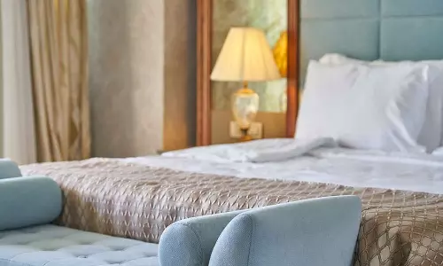 டெல்லி நட்சத்திர ஓட்டலில் 4 மாதம் தங்கிய வாலிபர்- ரூ.23 லட்சம் வாடகை செலுத்தாமல் வெள்ளி பொருட்களுடன் தப்பி ஓட்டம்