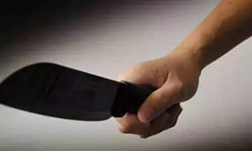 கூடுவாஞ்சேரியில் வாலிபருக்கு அரிவாள் வெட்டு