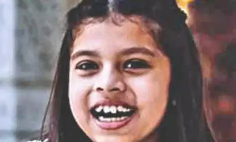 குஜராத்தில் பிரமாண்ட ஊர்வலம்- 8 வயதில் துறவறம் பூண்ட கோடீஸ்வர சிறுமி குஜராத்தில் பிரமாண்ட ஊர்வலம்- 8 வயதில் துறவறம் பூண்ட கோடீஸ்வர சிறுமி