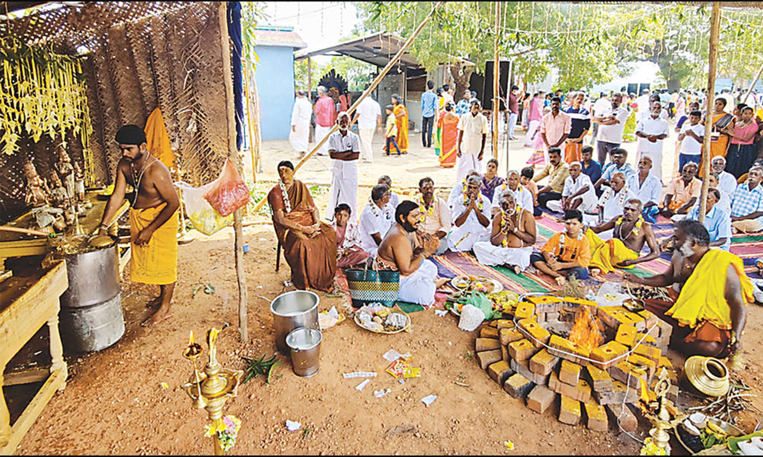 புஷ்பகிரி மலையாண்டவர் கோவிலில் கரிநாள் திருவிழா: ஆயிரக்கணக்கான பக்தர்கள் சாமி தரிசனம்