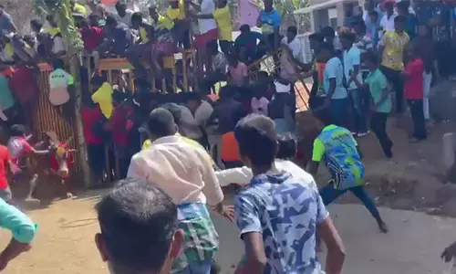 தம்மம்பட்டி, செந்தாரப்பட்டியில் தடையை மீறி ஜல்லிக்கட்டு