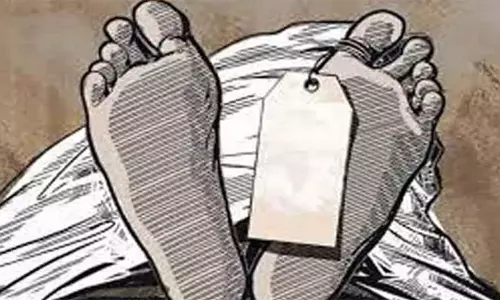 அடையாளம் தெரியாத முதியவர் பிணம்