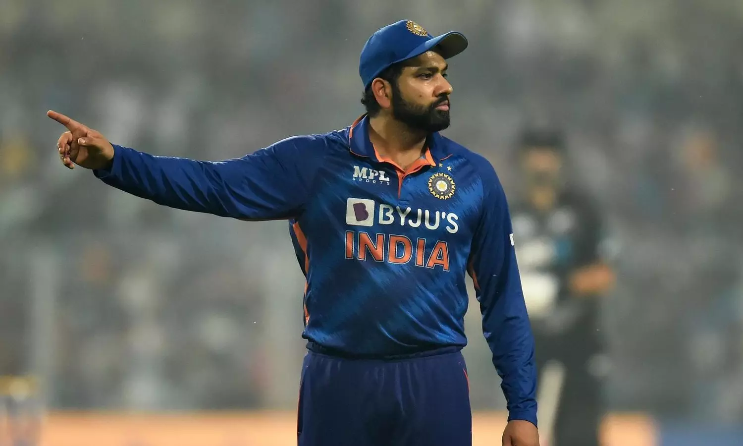 பனி இருக்கும் போது பந்து வீசுவது நாங்கள் சந்திக்க விரும்பிய சவால் - ரோகித் சர்மா