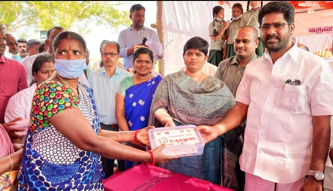 ஆண்டிமடம் அருகே ரூ.34.55 லட்சம் மதிப்பீட்டில் நலத்திட்ட உதவிகள்-கலெக்டர், எம்.எல்.ஏ. வழங்கினர் ஆண்டிமடம் அருகே ரூ.34.55 லட்சம் மதிப்பீட்டில் நலத்திட்ட உதவிகள்-கலெக்டர், எம்.எல்.ஏ. வழங்கினர்