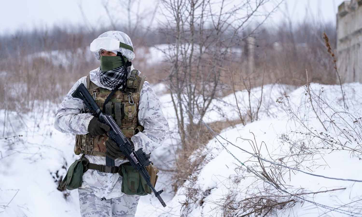 Policing in the freezing cold - Army posts pictures of Ukraine war ...