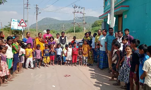 பொங்கல் விளையாட்டு போட்டிகளில் வெற்றி பெற்றவர்களுக்கு பரிசு