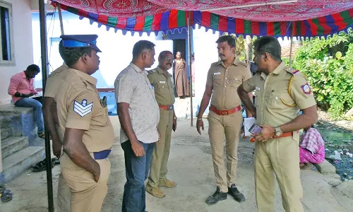 பிறந்து 7 நாட்களே ஆன குழந்தை கிணற்றில் வீசி கொலை- தாயாரிடம் போலீசார் விசாரணை