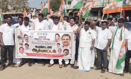 ஆளுநரை கண்டித்து இளைஞர் காங்கிரஸ் கட்சி சார்பில் தாமரைப்பாக்கம் கூட்டுச்சாலையில் கண்டன ஆர்ப்பாட்டம்