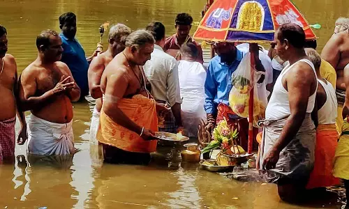 சோரியாங்குப்பம்-கரையாம்புத்தூரில் ஆற்றுத்திருவிழா
