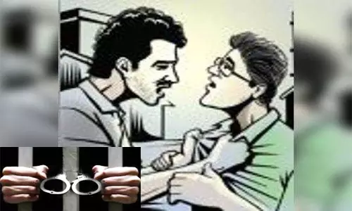 பஸ் டிரைவருடன் தகராறு செய்த லாரி மெக்கானிக் கைது