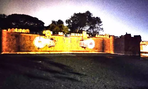 வேலூர் கோட்டையில் 3டி நிகழ்ச்சி ஒளிபரப்பு சோதனை