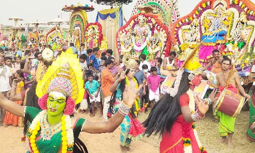 கடலூர் மாவட்டத்தில் ஆற்றுத் திருவிழா- பக்தர்கள் குவிந்தனர்