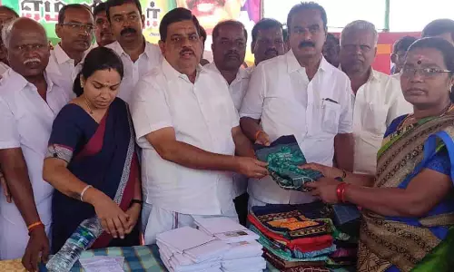 பல்லடம் அருகே எம்.ஜி.ஆர். பிறந்தநாளையொட்டி பொதுமக்களுக்கு நலத்திட்ட உதவி