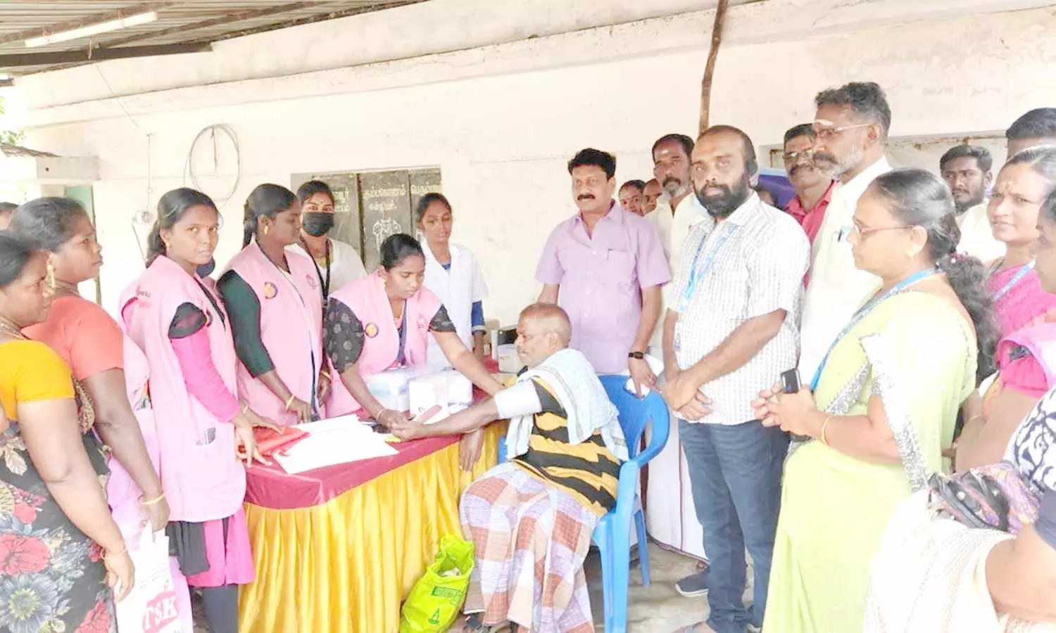 தூய்மை பணியாளர்களுக்கு இலவச மருத்துவ முகாம் தூய்மை பணியாளர்களுக்கு இலவச மருத்துவ முகாம்