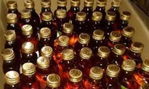 வீட்டில் இயங்கிய போலி மதுபான தொழிற்சாலை- ரூ.15 லட்சம் மதிப்புள்ள மதுபானங்கள் பறிமுதல்