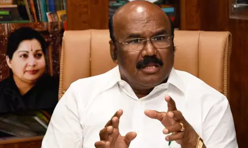 அதிமுக நிச்சயம் இரட்டை இலையில் தான் போட்டி- ஜெயக்குமார்