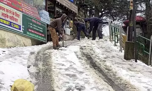 கடும் பனிப்பொழிவு- இமாச்சலப்பிரதேசத்தில் 275 சாலைகள் மூடப்பட்டது