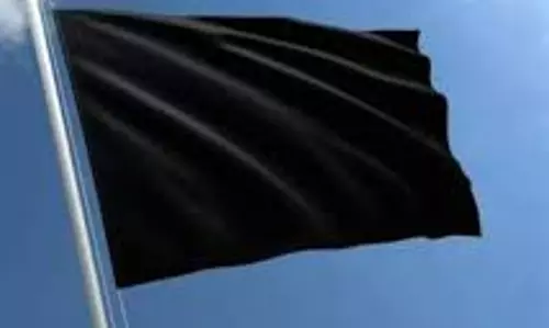 விருத்தாசலம் அருகே ஆக்கிரமிப்புகளை அகற்ற எதிர்ப்பு வீடுகளில் கருப்பு கொடி ஏற்றினர்