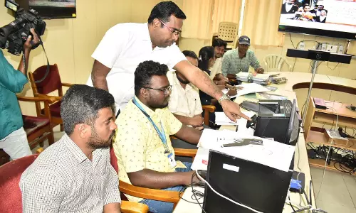 மாநகராட்சி கூட்டரங்கில் கட்டுப்பாட்டு அறை திறப்பு