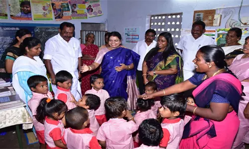 அரசு பெண்கள் மேல்நிலைப் பள்ளியில் அமைச்சர் கீதா ஜீவன் ஆய்வு